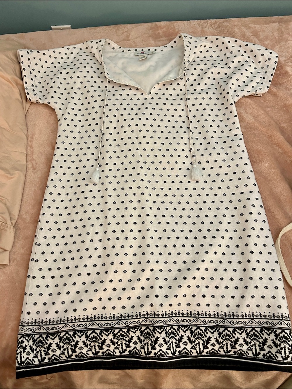 Vineyard Vines White and Patterned Dress